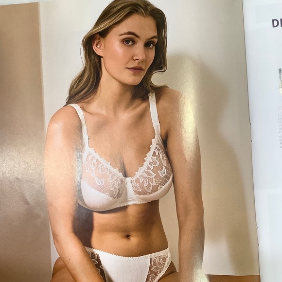 Bras - Picture 1 of 4